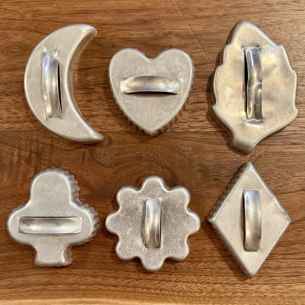 6pc VTG 50s MCM Cookie Cutters Aluminum Metal Country Farm Farmhouse Crinkle